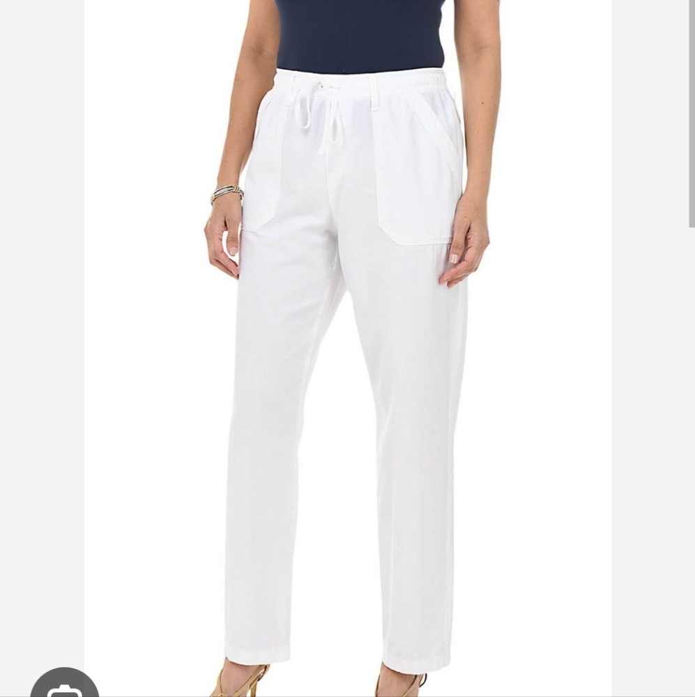 NWT - Gloria Vanderbilt Casuals Aliya White Pant